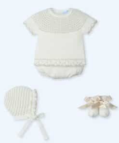 Traje 4P corto Canesú, culoote punto, gorro y patucos DOTS BLISS